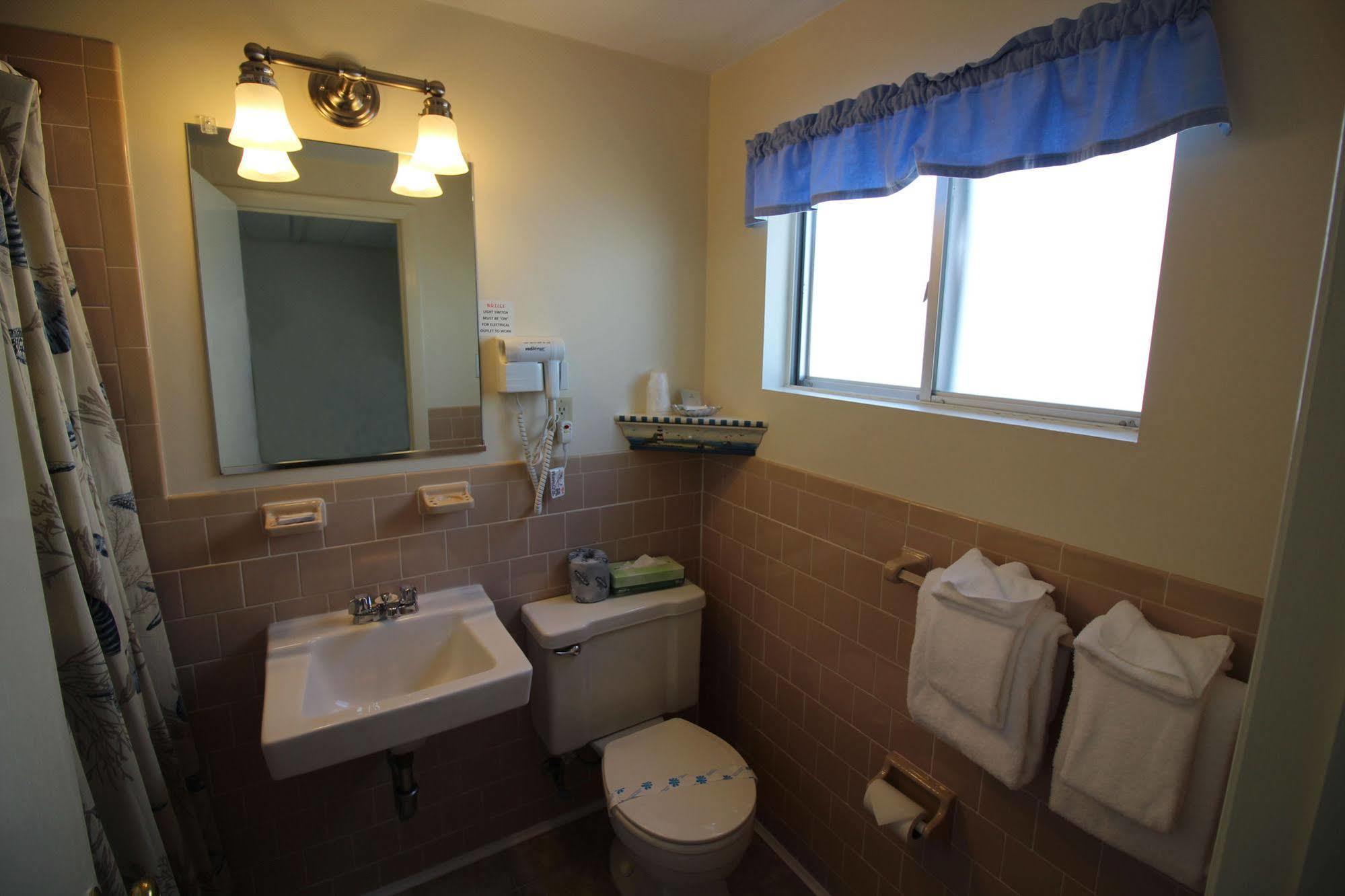 Hyannis Holiday Motel Luaran gambar