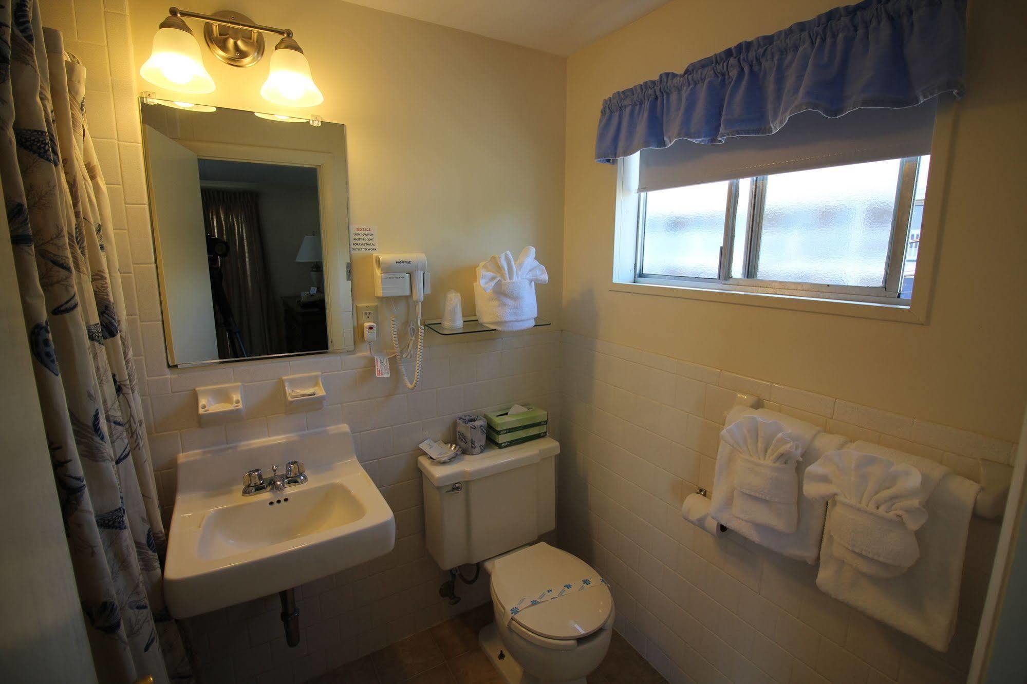Hyannis Holiday Motel Luaran gambar
