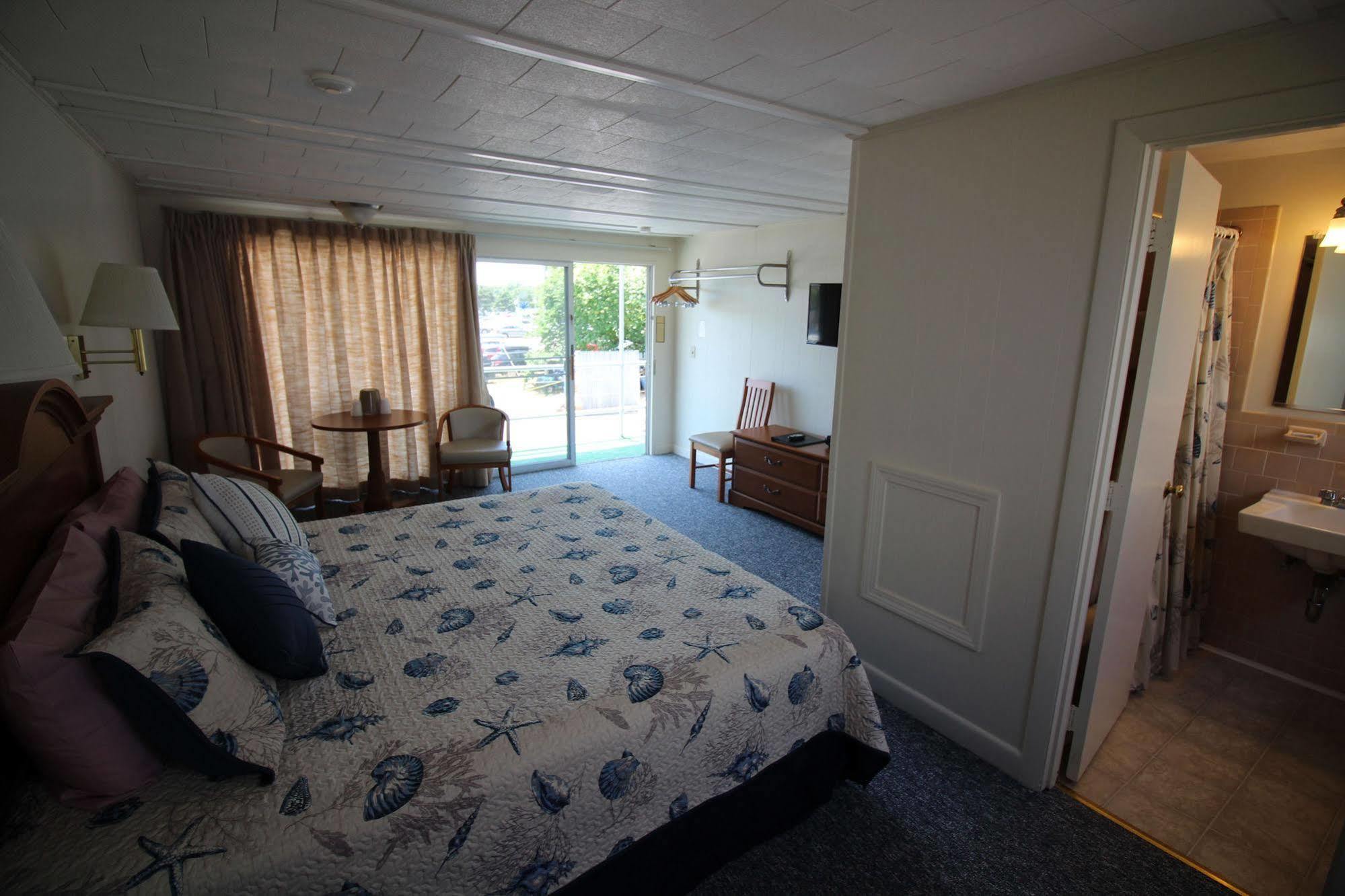Hyannis Holiday Motel Luaran gambar