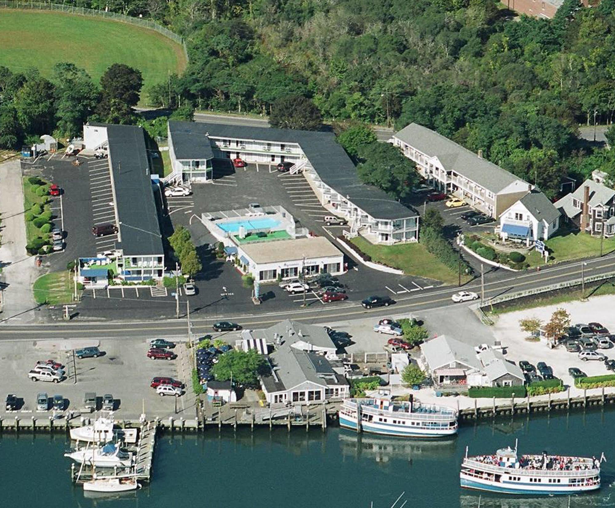 Hyannis Holiday Motel Luaran gambar
