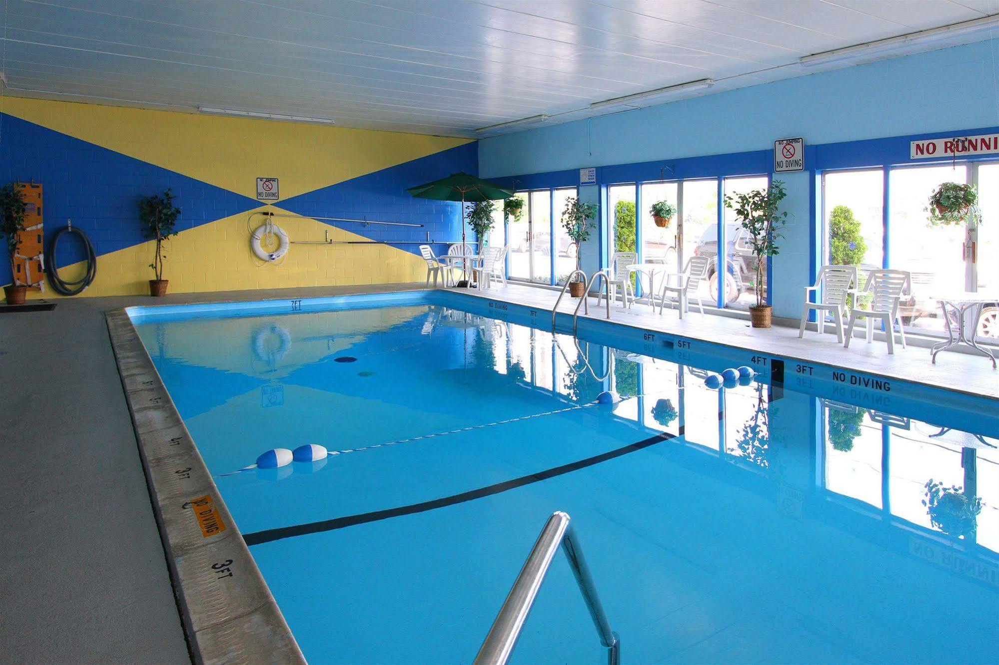 Hyannis Holiday Motel Luaran gambar