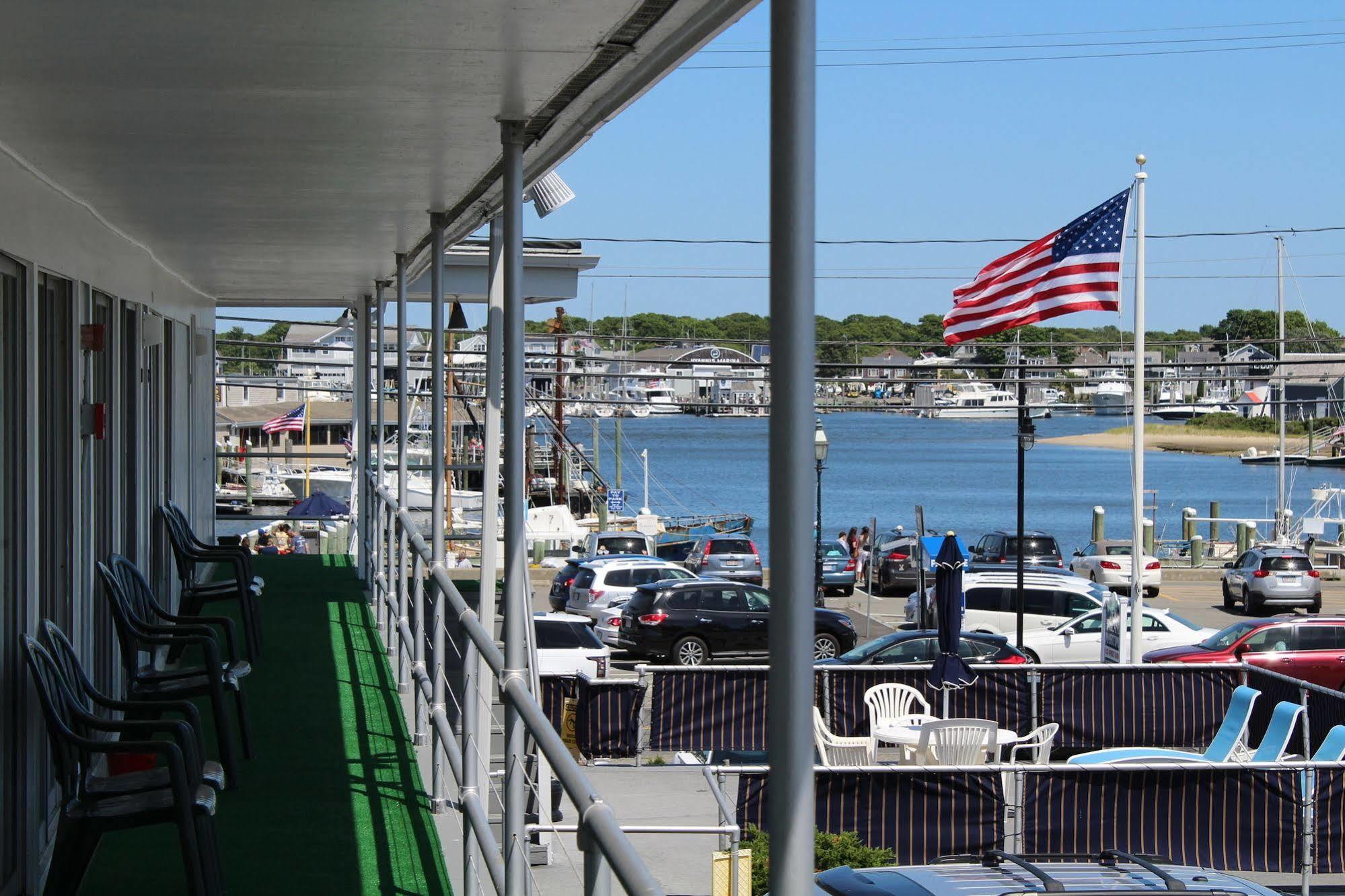 Hyannis Holiday Motel Luaran gambar